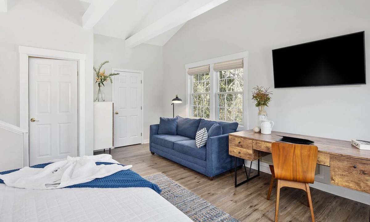Vineyard Haven Hotel | Lamberts Cove Inn