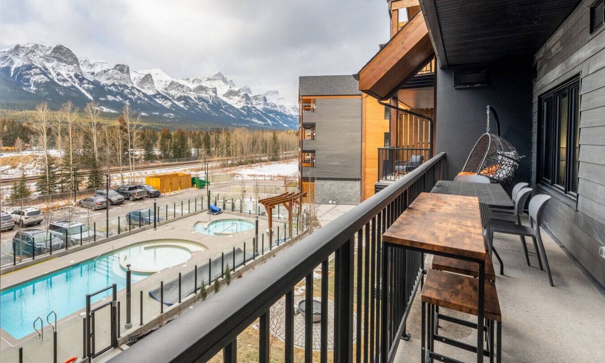 Canmore Apartment | Luxury 8-BR Home Thoughtfully Designed for Families + Best Amenities in Canmore