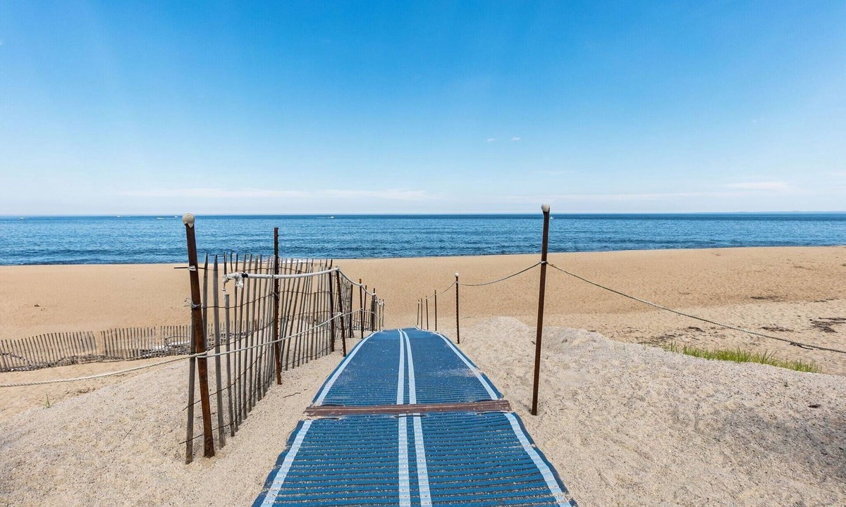 Newbury Cottage | Now Accepting Winter Rentals! Quiet Cozy Beach Escape waiting for you!
