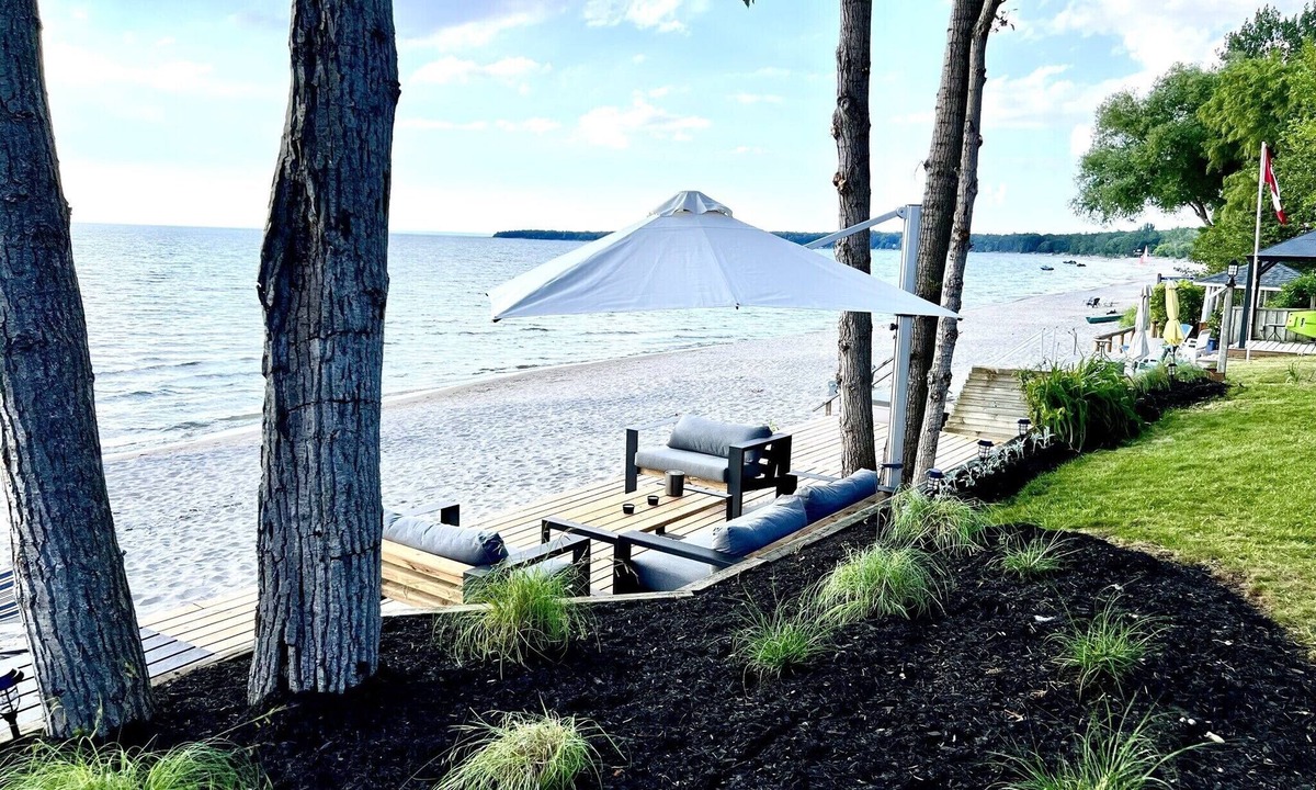 Tiny Cottage | Rare Beachfront Cottage for Sun + Ski Lovers