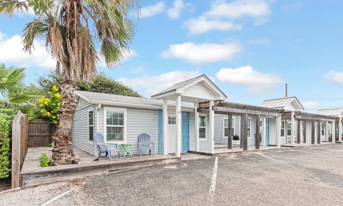 Old Town Cottage | The All Season Cottages are right in the heart of Port A and just a 2 minute dri