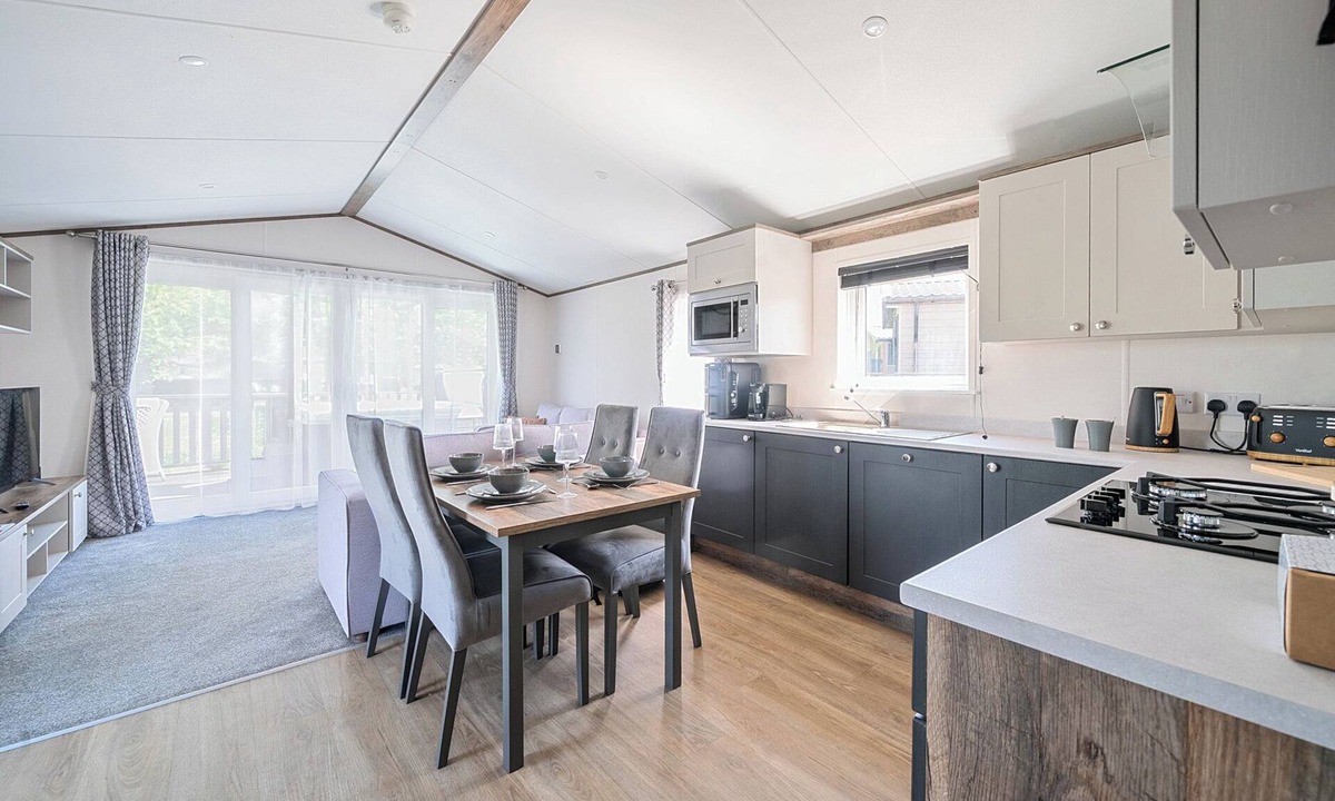 South Hayling Cottage | WAVE WHISPERERS - HAYLING ISLAND in Hayling Island Holiday Park