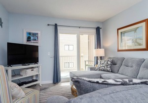 2 BR condo in Sand Pebbles w ocean views! in Carolina Beach