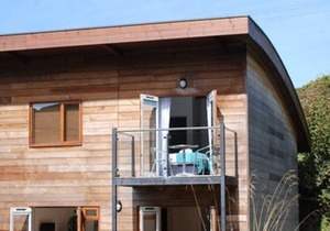 Eco Style Beach House, 3 Beds, Porthtowan, Cornwall, UK (6 mins walk to beach) in Porthtowan