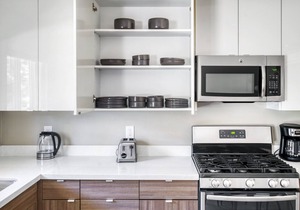 Impeccable Campbell 1BR w/W/D, Pool, Gym, walk to WF + TJ, by Blueground in South Bay