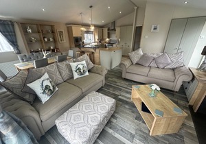 Indulgence Lakeside Lodge i1 is prime location with private fishing peg and hot tub at Tattershall in Tattershall