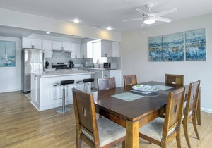 Spacious Upper unit located just two houses from the sand! in Newport Beach