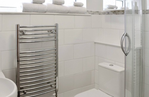 Cowes Cottage | 2 bedroom accommodation in Gurnard, near Cowes