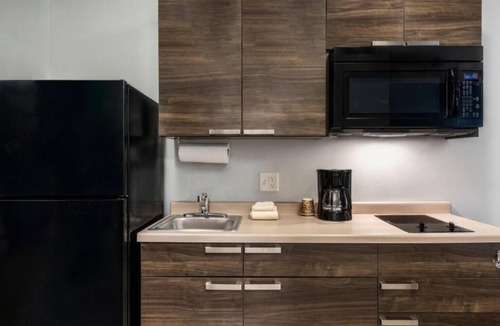 Plainfield Hotel | Affordable Accommodation Near Sodalis Park, Pet-Friendly Too!