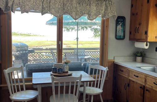 Gloucester Cottage | Amazing Waterfront/Access 4BDRM in Riggs Point