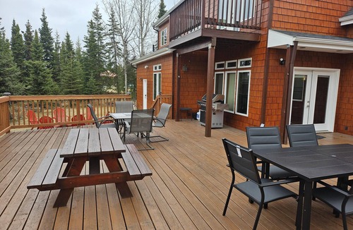 Funny River House | Beautiful 4 Bedroom Home secluded on the Kenai River with improved road access