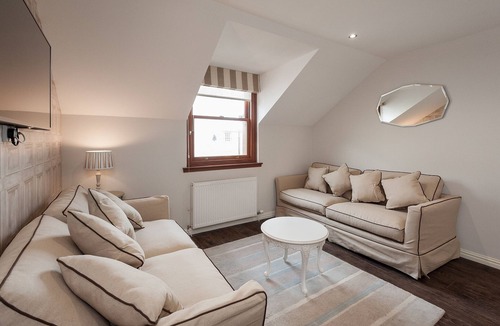 New Town Apartment | Chic Designed Themed Apartment In The Edinburgh City Centre