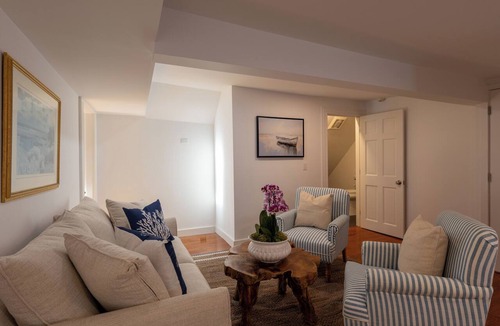 Oak Bluffs Condo | Cozy 4-bedroom condo in perfect Oak Bluffs with AC, on Circuit Ave, WiFi!