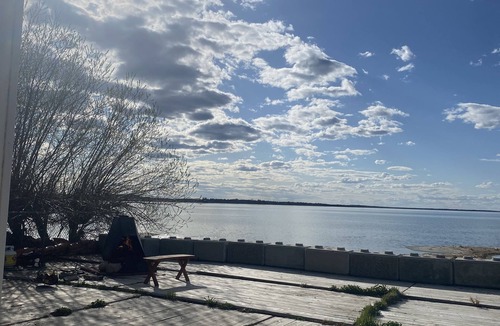 Alberta Beach Cottage | Enjoy one of Alberta’s largest sand deposits! Beautiful Sunsets and cute town.