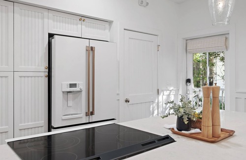 Seacrest Cottage | NEWLY RENOVATED BATHROOMS & PORCH SWING ON PRIVATE SCREENED-IN PORCH with tv