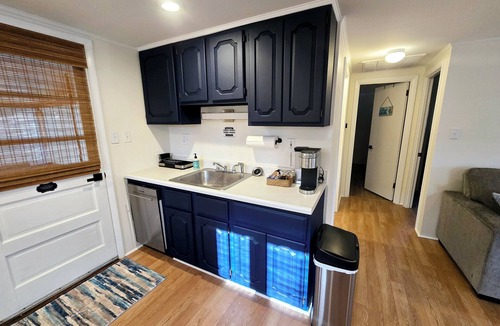 Newbury Cottage | Now Accepting Winter Rentals! Quiet Cozy Beach Escape waiting for you!