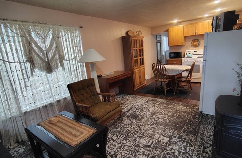 Colville Cottage | Peaceful 1-bedroom cottage with AC in charming Colville