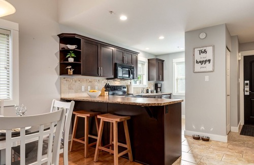 Regional District of Nanaimo Cabin | Peaceful, immaculate and fully equipped!