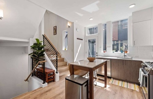 Broadway House | Perch - Urban Abode 22: Modern & Stylish Townhome; Heart of Capitol Hill