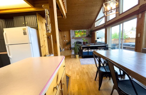 Alberta Beach Cabin | Pine Peaks Cabin - Rustic Family Getaway Steps to Lake Hot Tub + Bunk Rooms