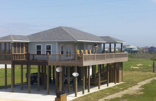 Crystal Beach House | Relax in our 3-bedroom retreat in Crystal Beach