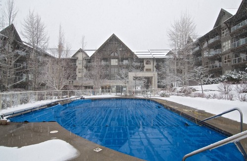 Upper Village Condo | Ski in/Ski out at The Aspens with Outdoor Heated Pool + Hot tubs!