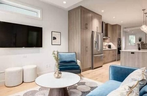 Richmond House | The Anna | One of Calgary’s Most-Booked 5-Bed Homes in Marda| 4BR |Custom Sauna