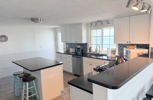 Ocean Bluff-Brant Rock House | Wake up to spectacular sunrises and the sound of waves at this great beach house