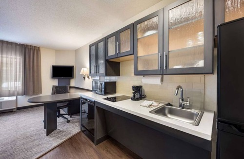 Linthicum Heights Hotel | Your Home Base for Exploring Charm City! Fully-equipped Kitchen, Pets Allowed!