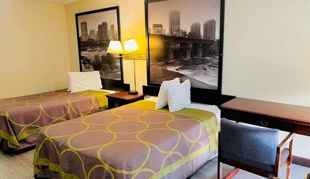 2 Full Bed|Smoking|Ashland, VA in Richmond