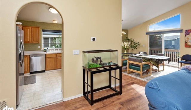 4 Bedroom 3 Bathroom Home Near Golf Course and Zoo in Anchorage