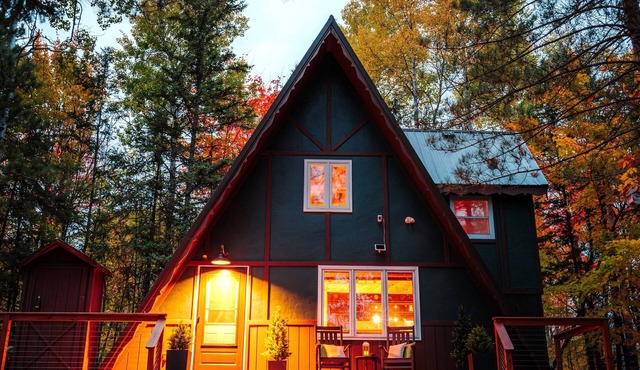 A-Frame - Sauna, Firepit, Near Ski Resort & trails in Bessemer
