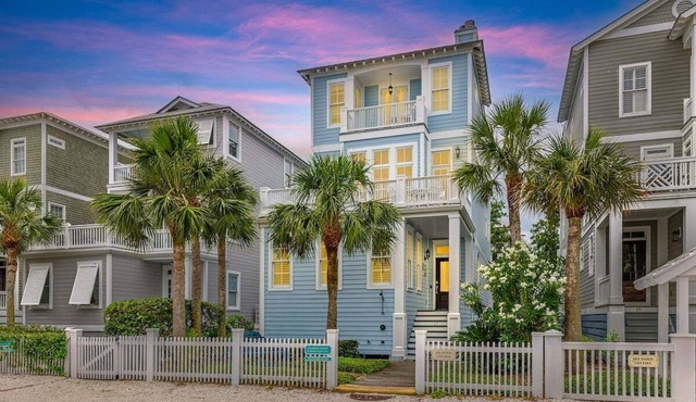 Atlantus Cottage - steps to beach access in Saint Simons Island