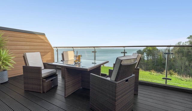 Avocet 4 at The Cove is a stylish seafront apartment with uninterrupted views in Brixham