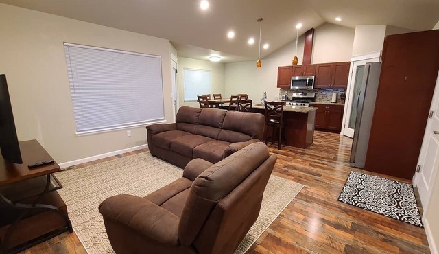Beautiful, cozy stay near Hatcher Pass & Hiking in Palmer