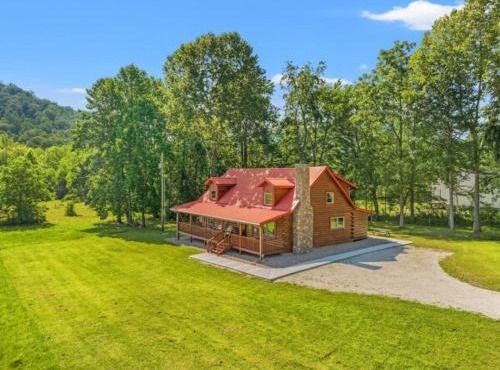 Biggie Cabin in Stanton