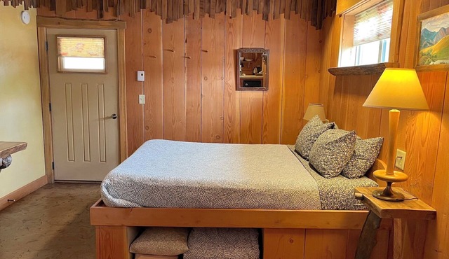 BunkHouse Inn Room 6-Walk to Downtown Winthrop in Winthrop