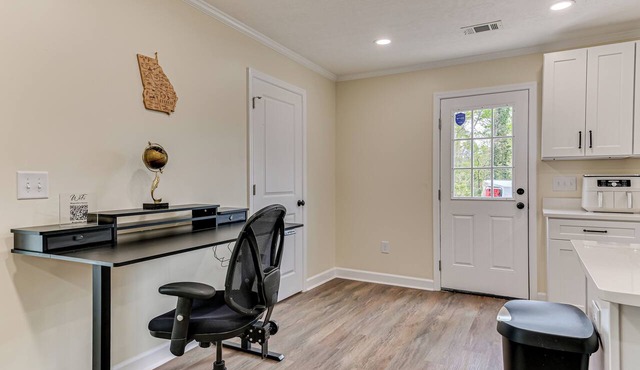 Casa Magnolia Augusta - 3 BR Home w/EV Charger, Sleeps 8 & Spacious Yard. in Martinez