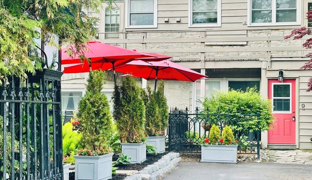 Charming historic 2-bedroom coachhouse in Kingston in Kingston