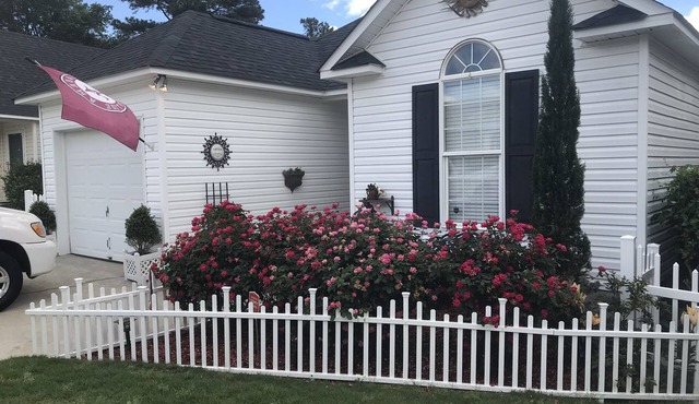 Clean Cozy Cottage Ideally Located in Evans