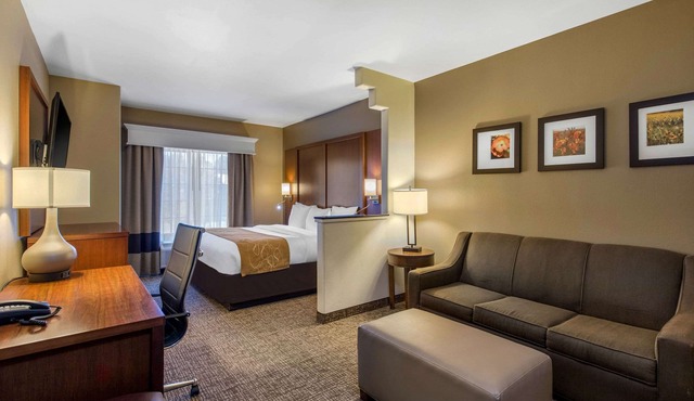 Comfort Suites Marshall in Marshall
