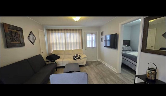 Cozy 2-Bedroom Apartment in Cornwall