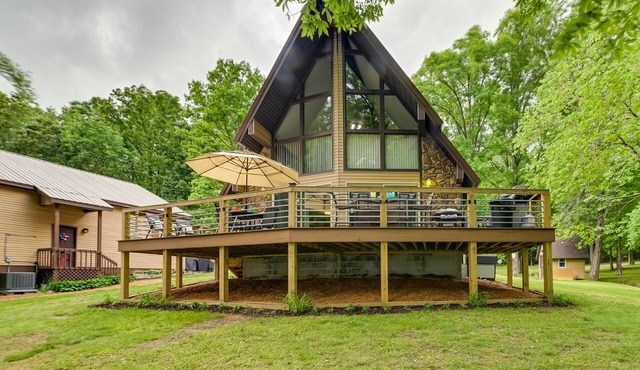 Cozy Dover Home w/Boat Dock, Fire Pit & Deck! in Dover