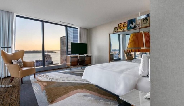 Discover 4 Elegant King Suites in Downtown Seattle in Seattle