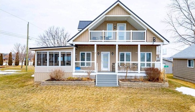 Dock and Dune Cottage in Norfolk County
