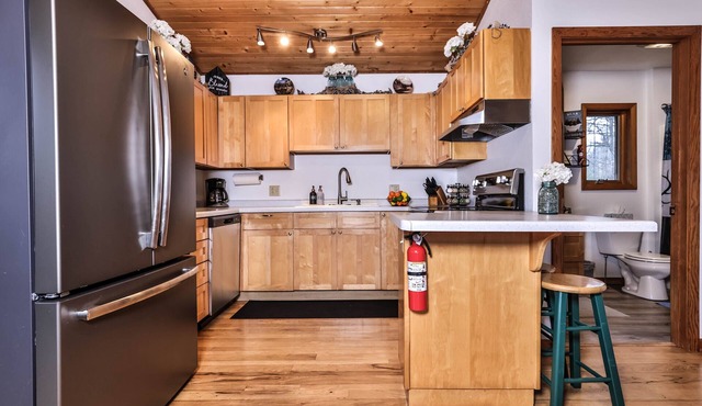 🌟Family Getaway🔥FirePit🔥Game room🌟Lake Front💧Private Location🌟Close to town🏖️ in Minocqua