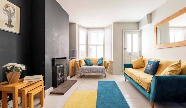 Fig Tree Cottage is a cosy, two bedroom house, situated in the relaxing seaside town of Whitstable. in Whitstable