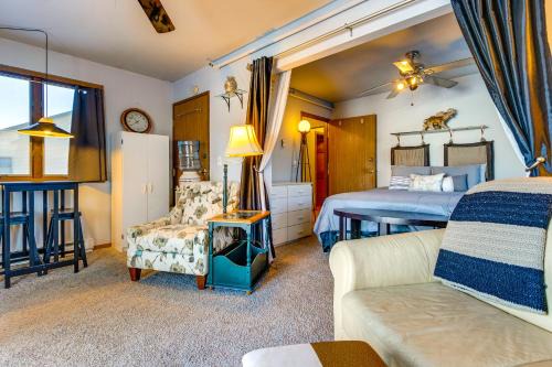 Fish, Hike & Unwind: Studio 2 Mi to Lake Winnebago in Neenah