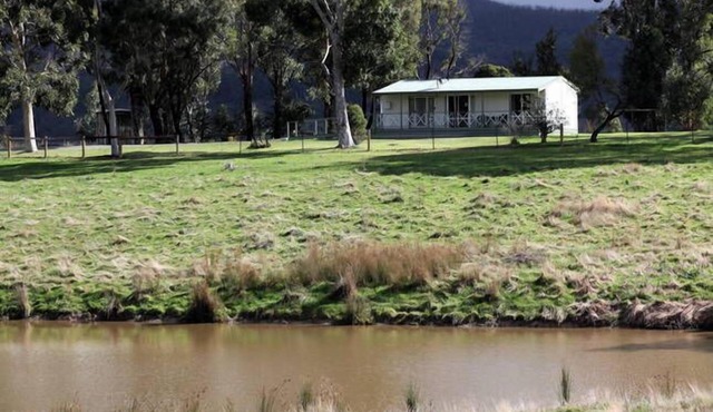 Galoglen Farm Cottage in Yarra Valley
