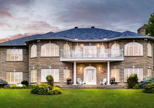 Greystone on Golden Lake in Deacon